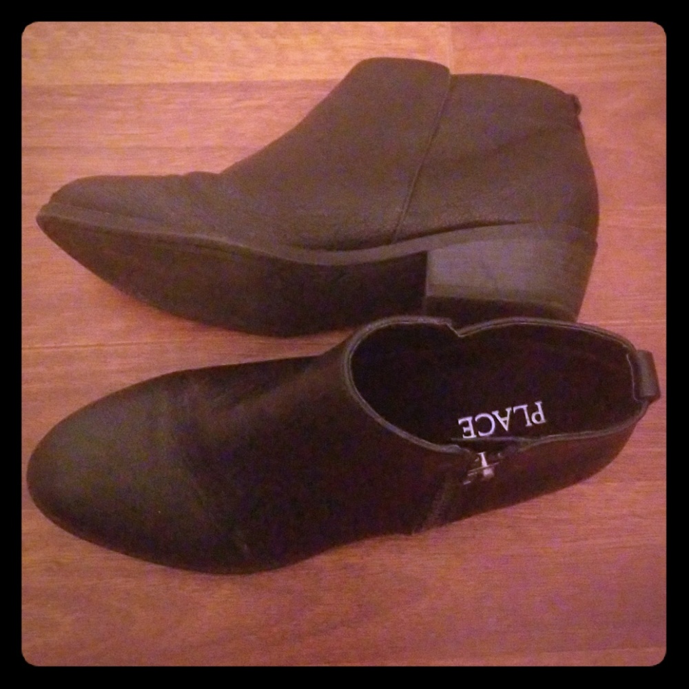 Black wedge boots